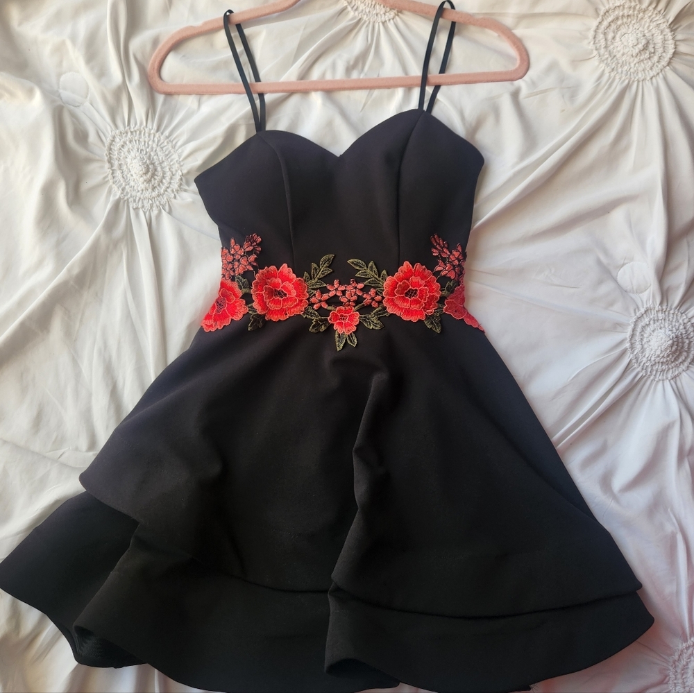 Black baby doll rose embroidered dress size 1/2